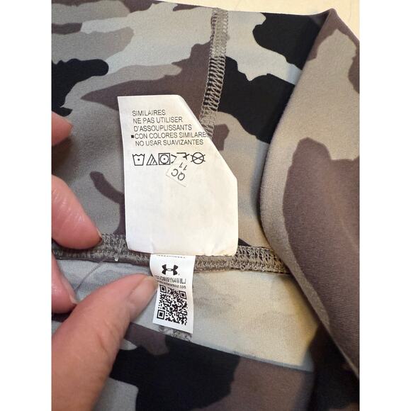 Under Armour Camo Leggings Medium NWT | High Waist Compression Fit Steet style - Picture 6 of 6